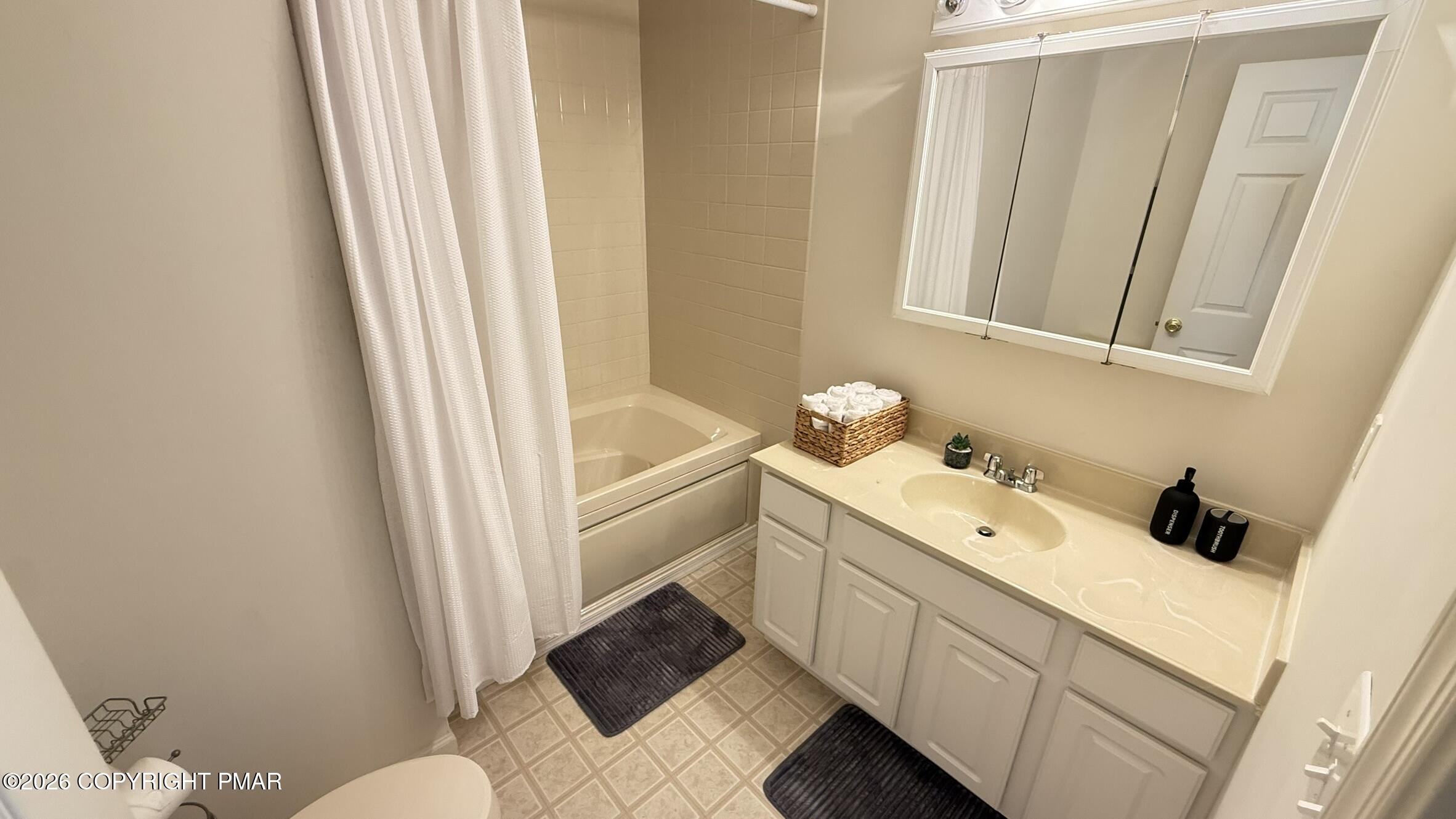 1661 Cotswold Road Property Photo 19