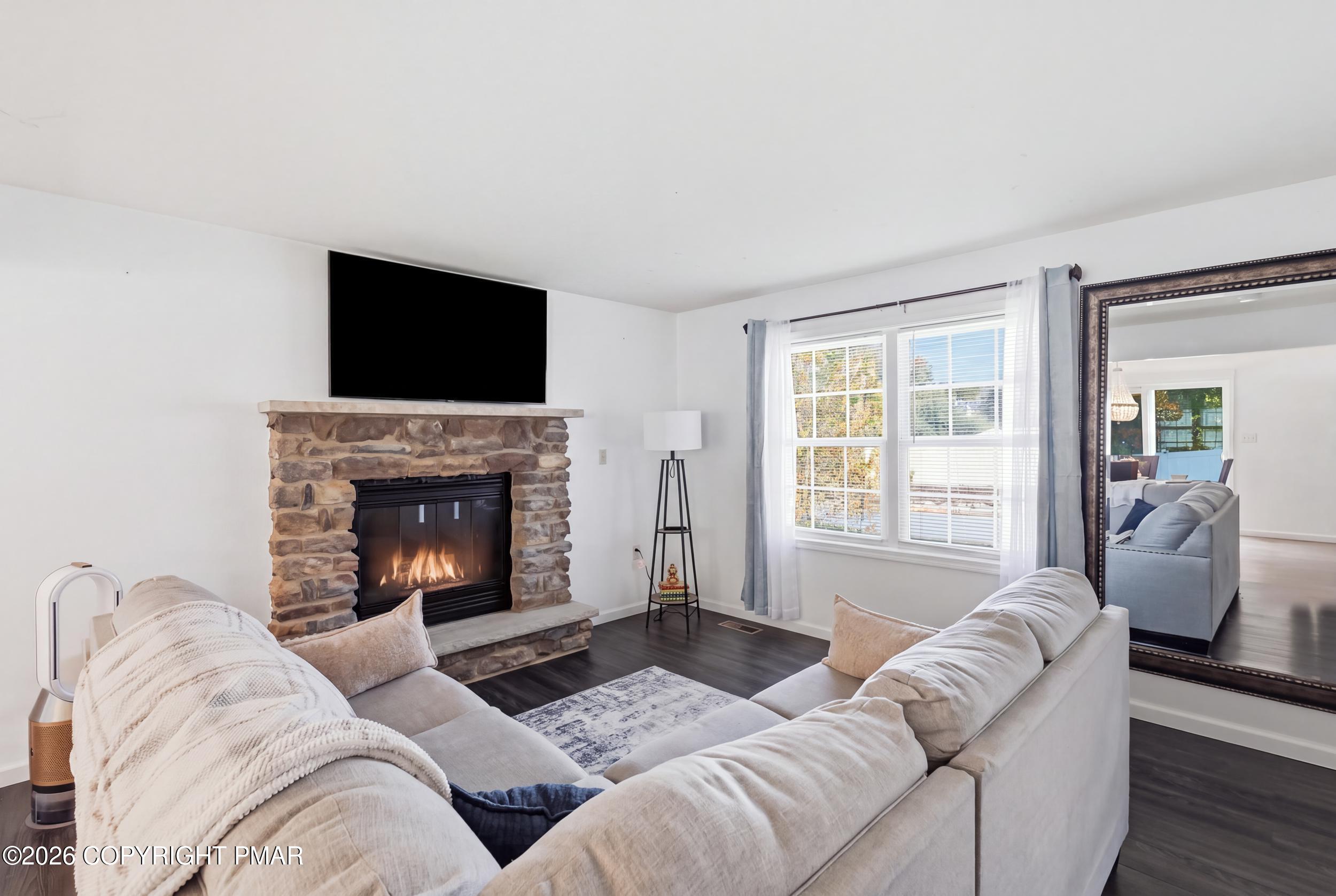 135 American Way Property Photo 6