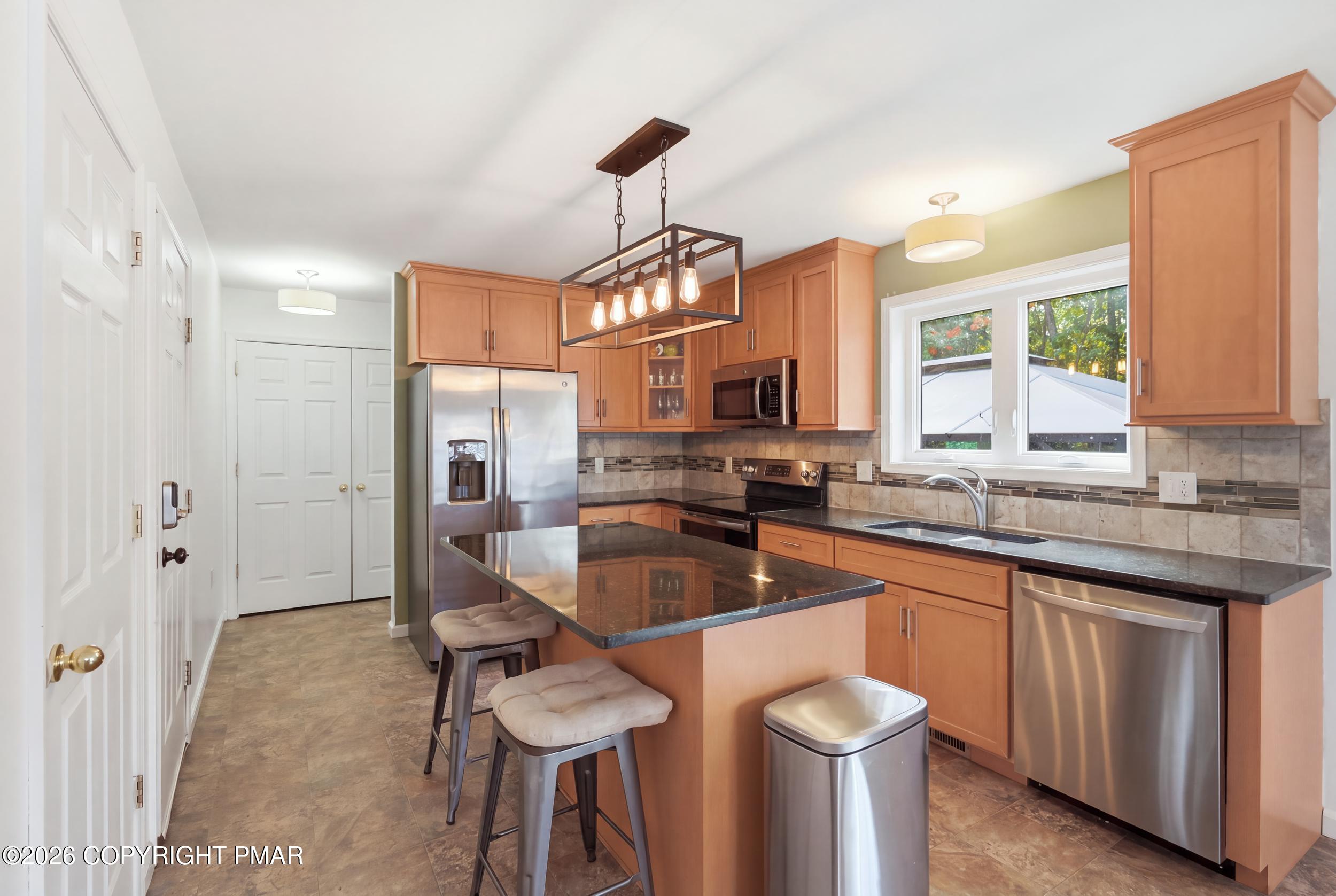 135 American Way Property Photo 8