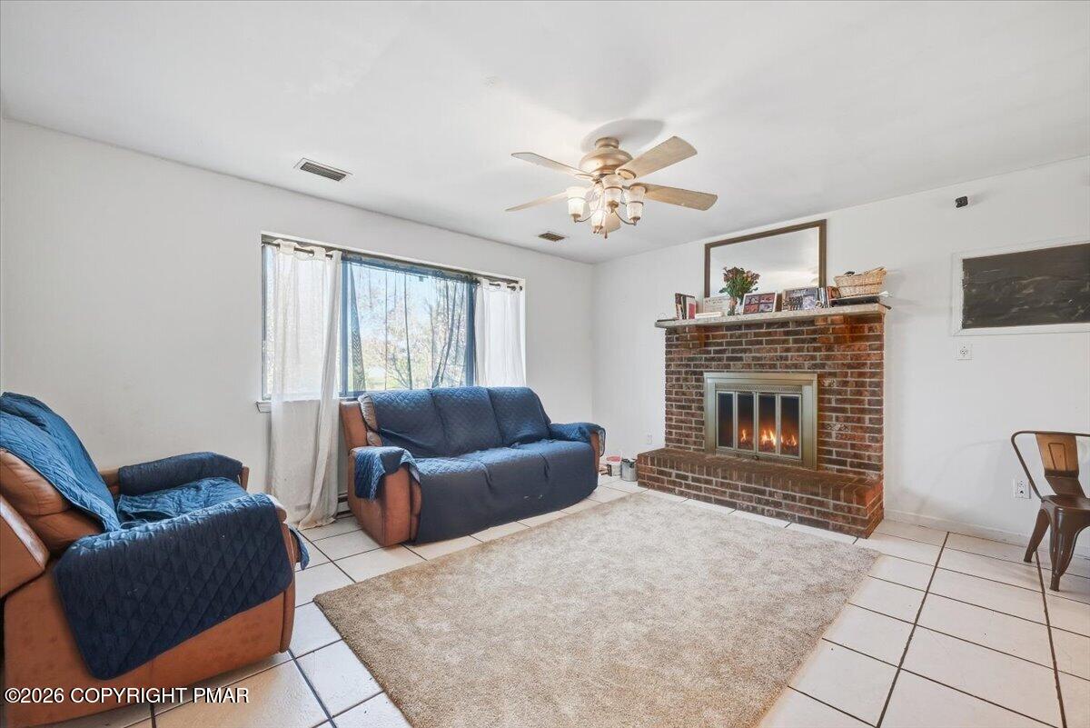 1112 Scott Street Property Photo 6