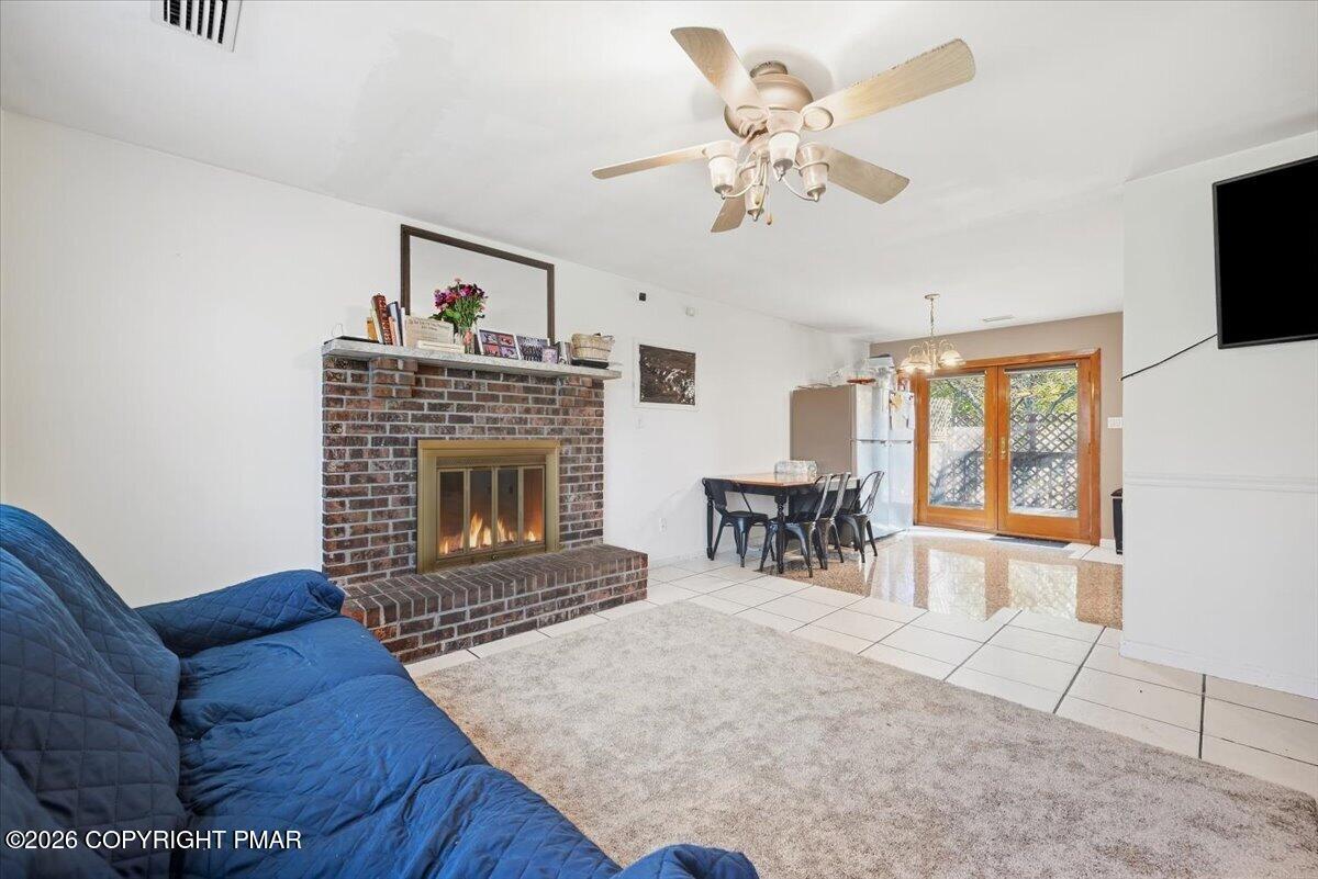 1112 Scott Street Property Photo 8