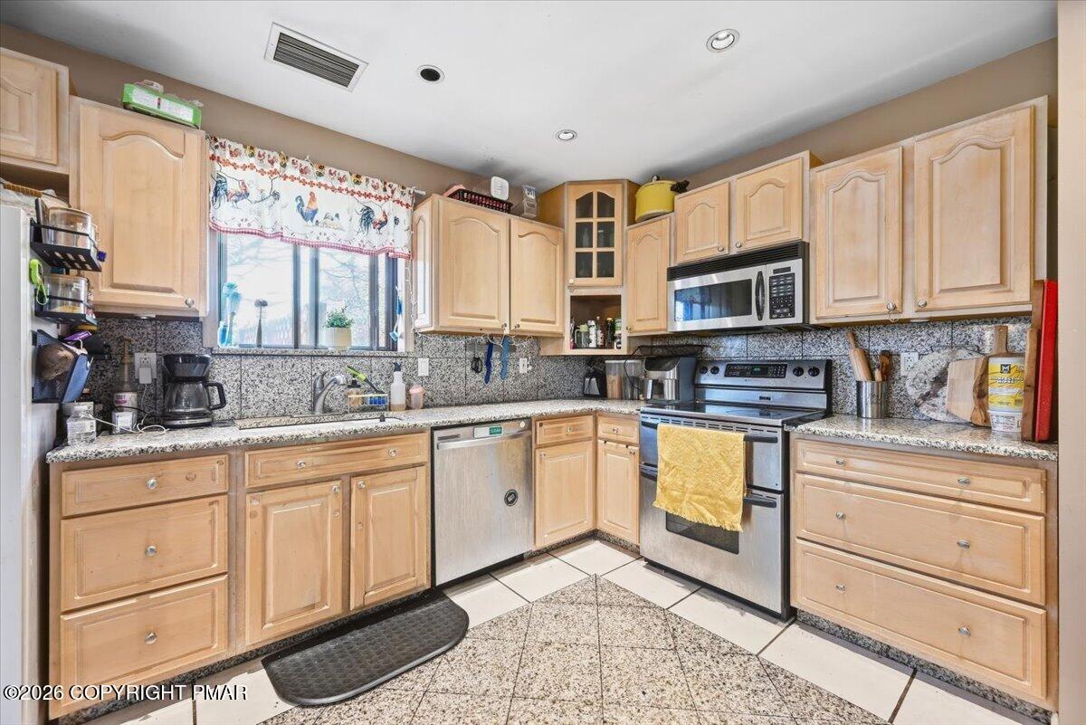 1112 Scott Street Property Photo 17