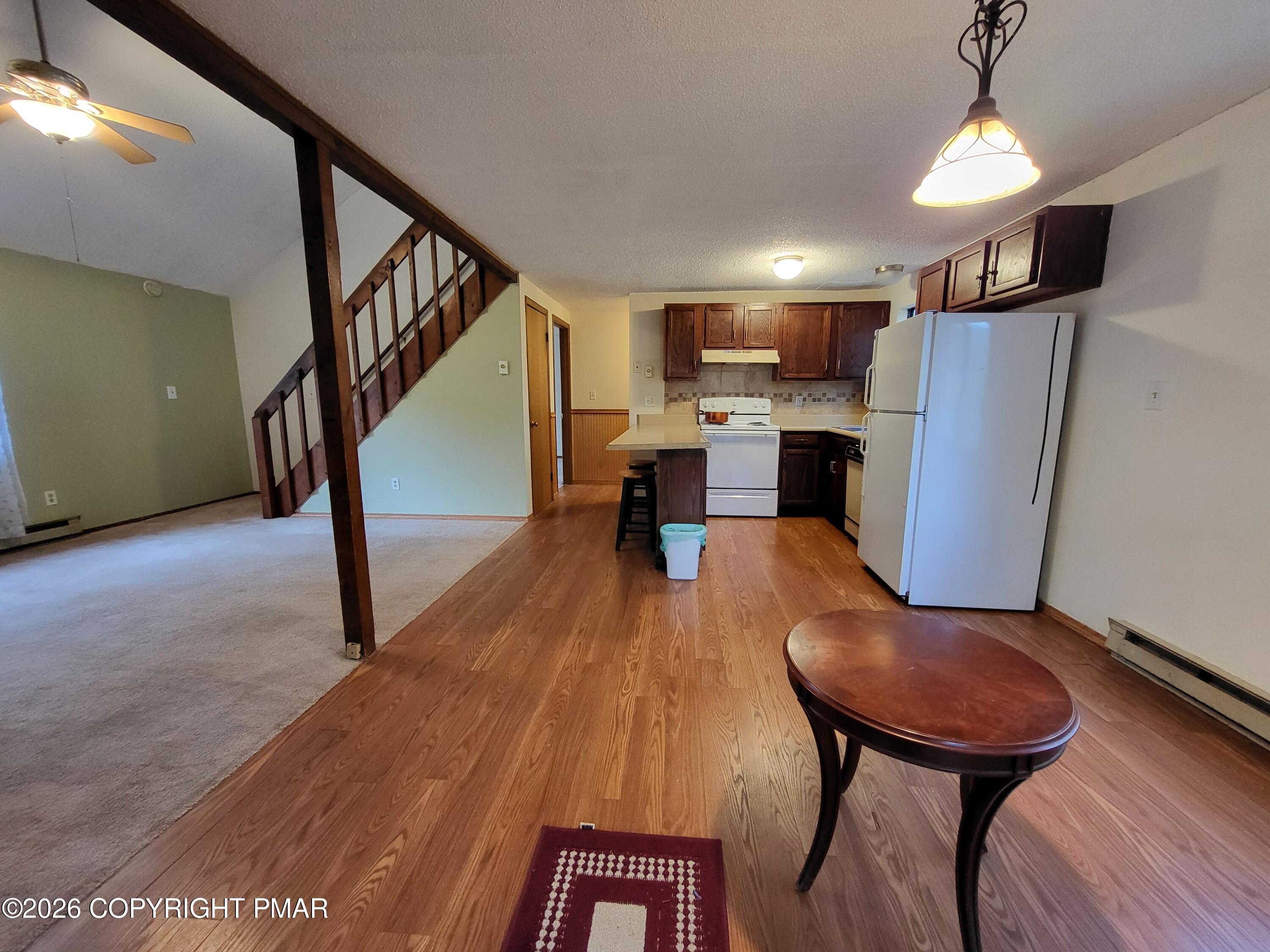 1109 Glasgow Court Property Photo 5