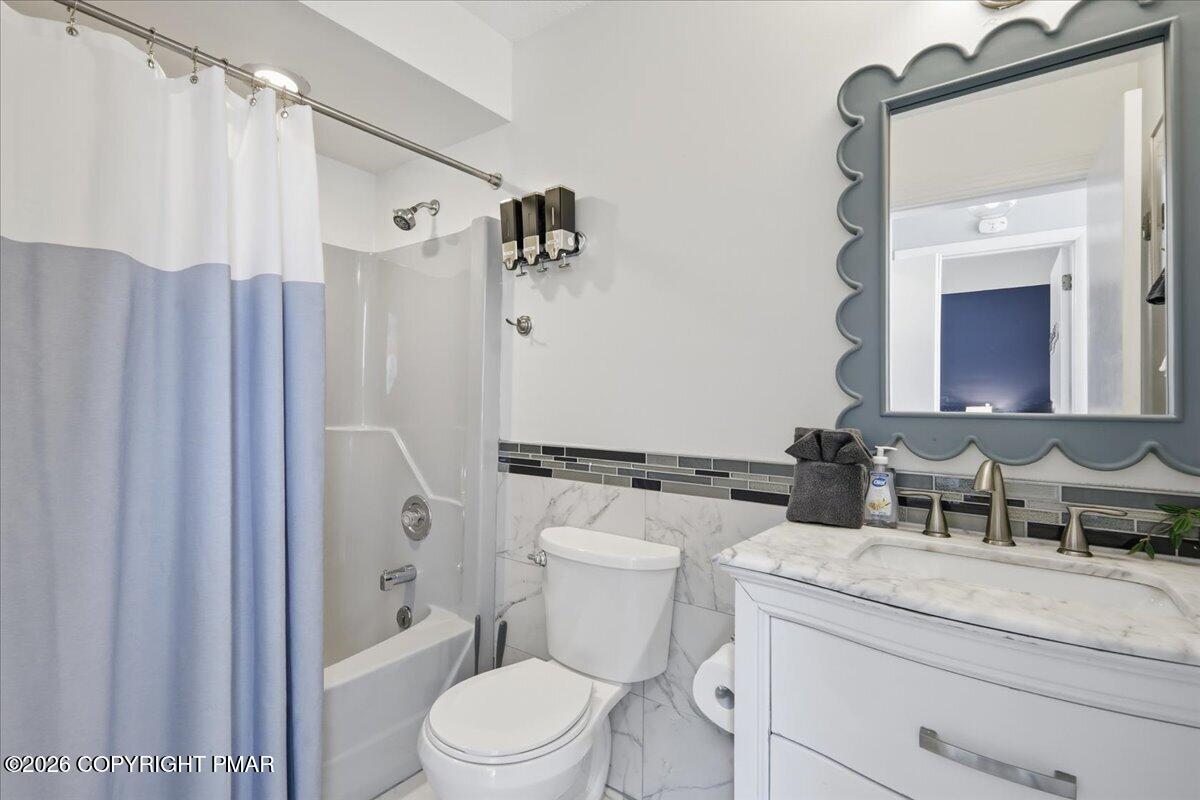 6125 Boardwalk Drive Property Photo 17
