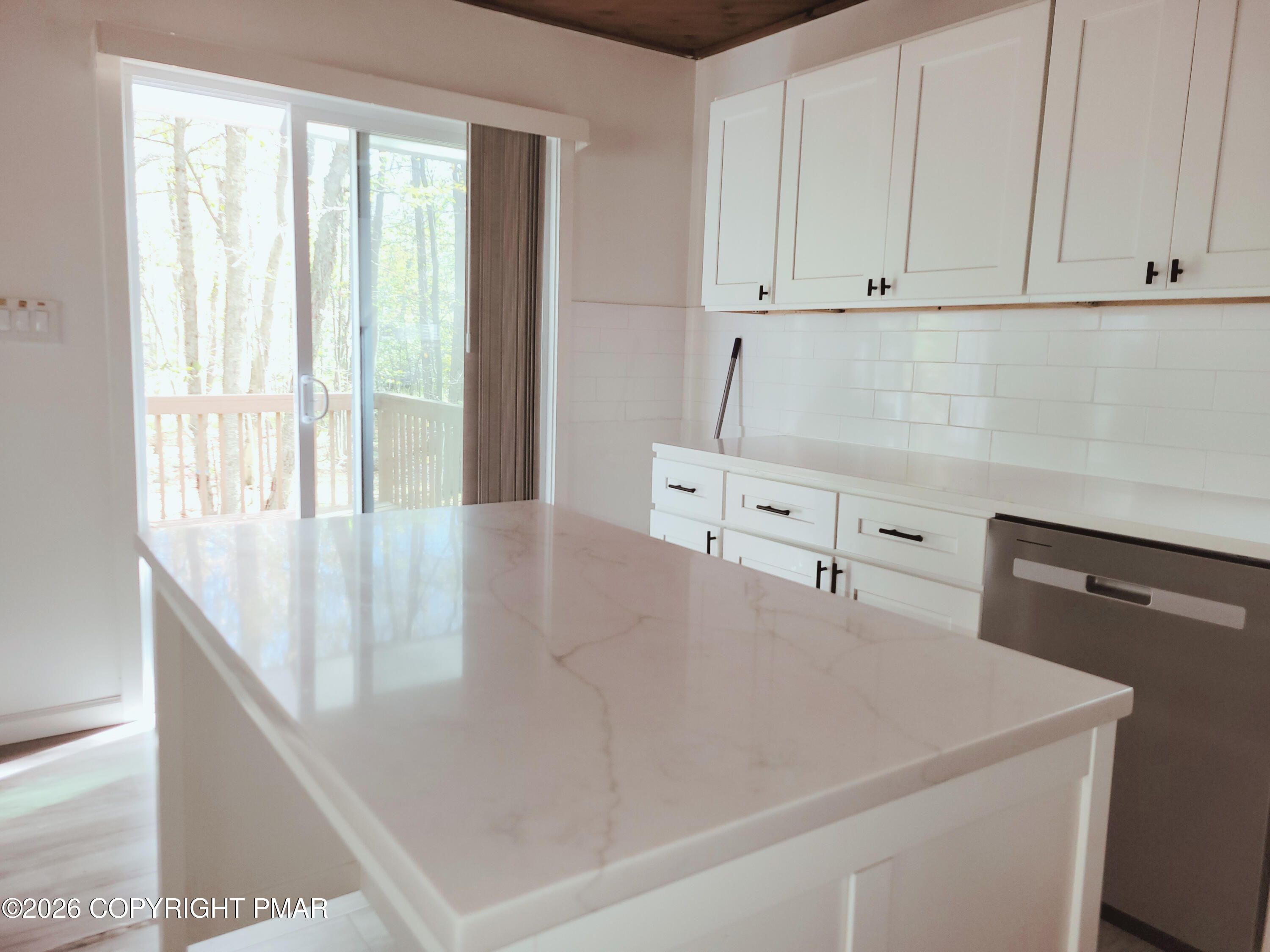 8446 Bear Trail Drive Property Photo 12