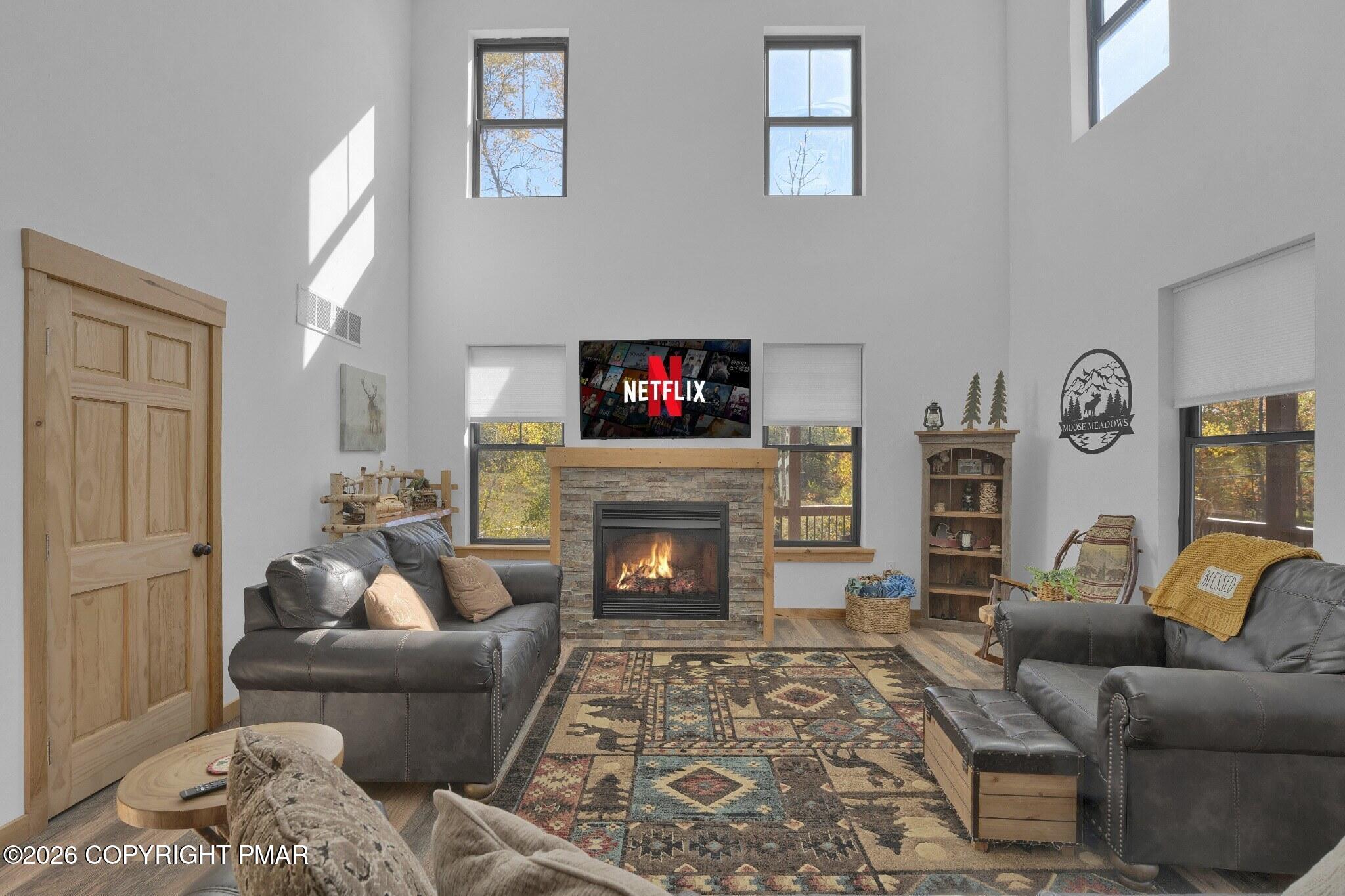 7669 Lake Shore Drive Property Photo 10