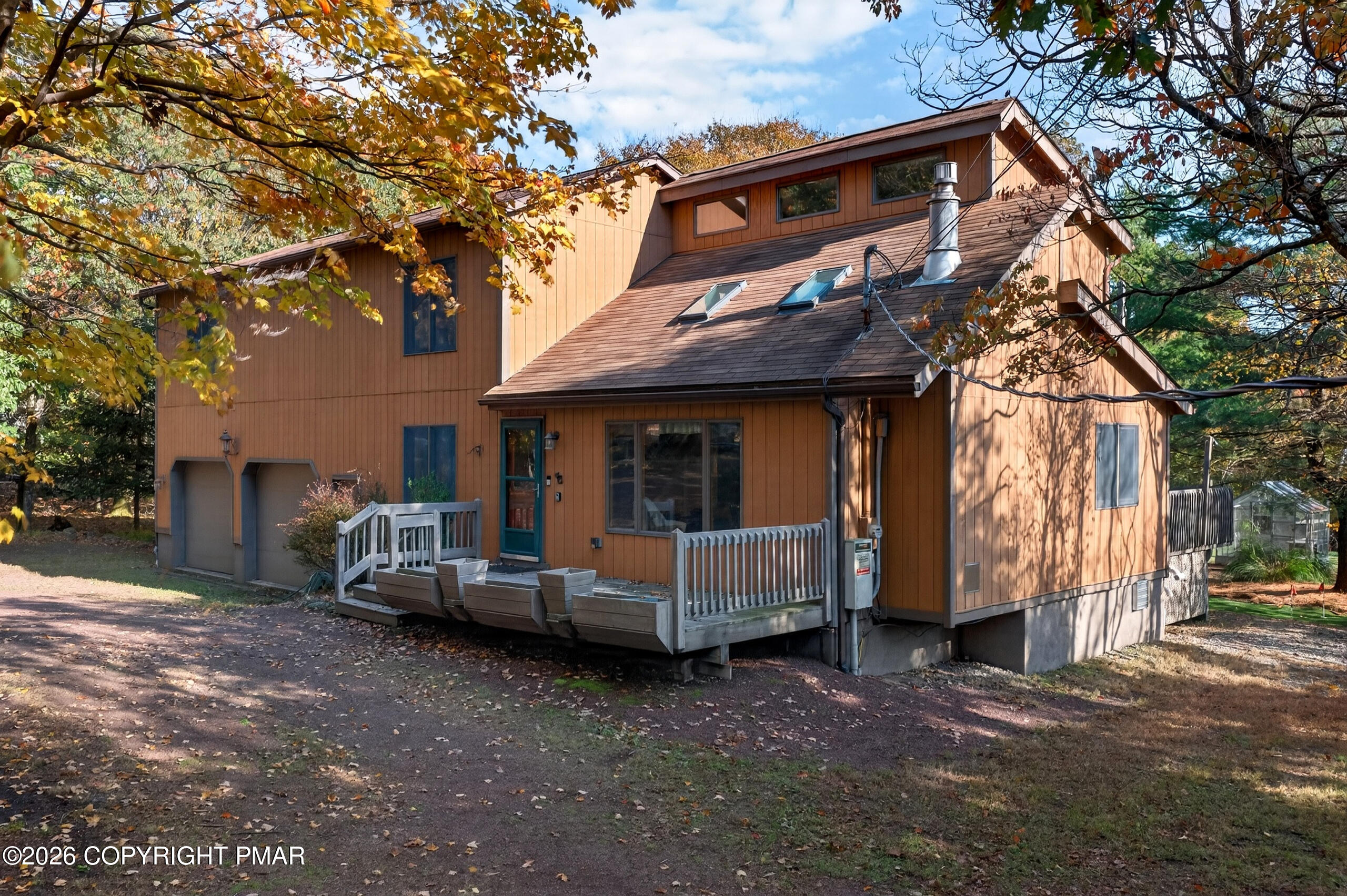 320 Midland Court Property Photo 1