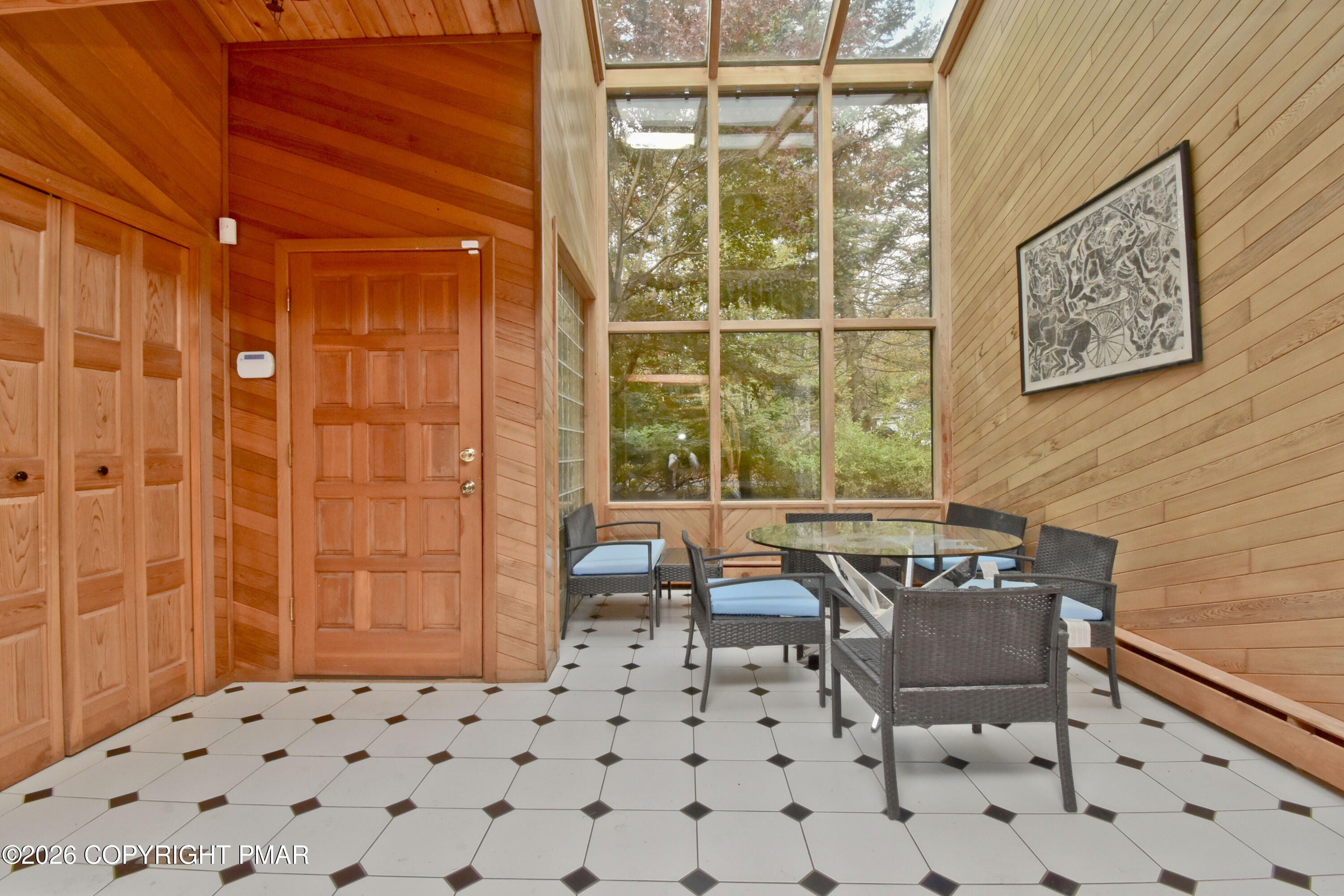 218 Larch Oval Property Photo 2