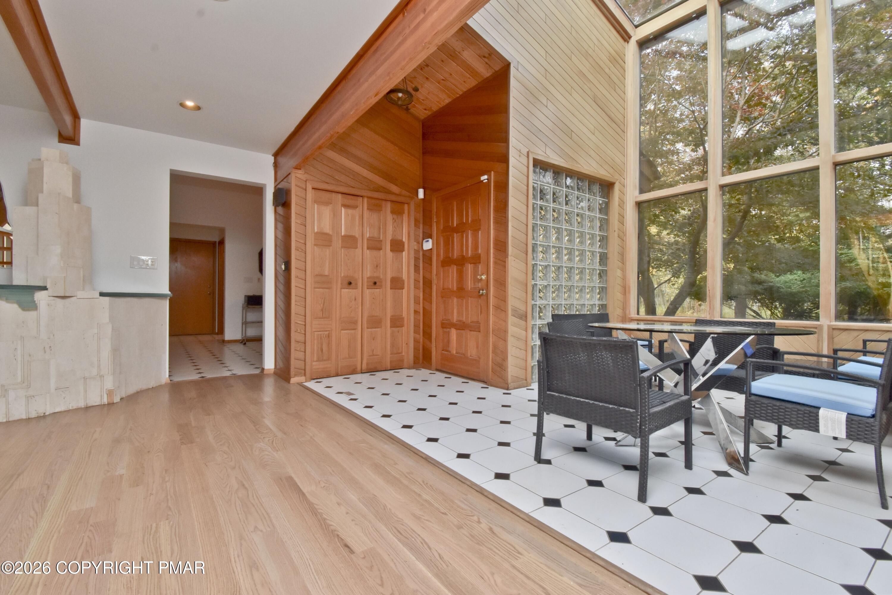 218 Larch Oval Property Photo 3