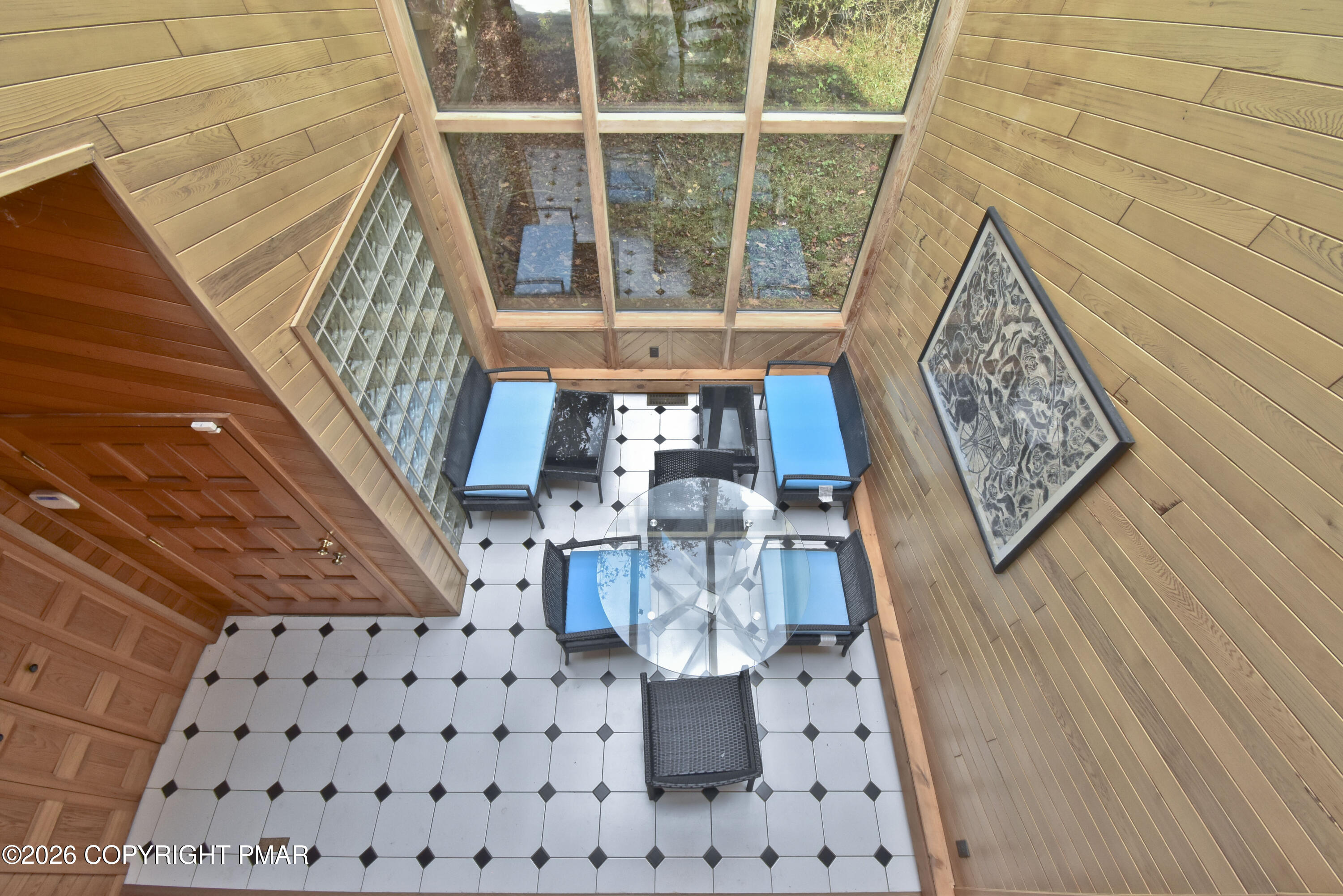 218 Larch Oval Property Photo 5
