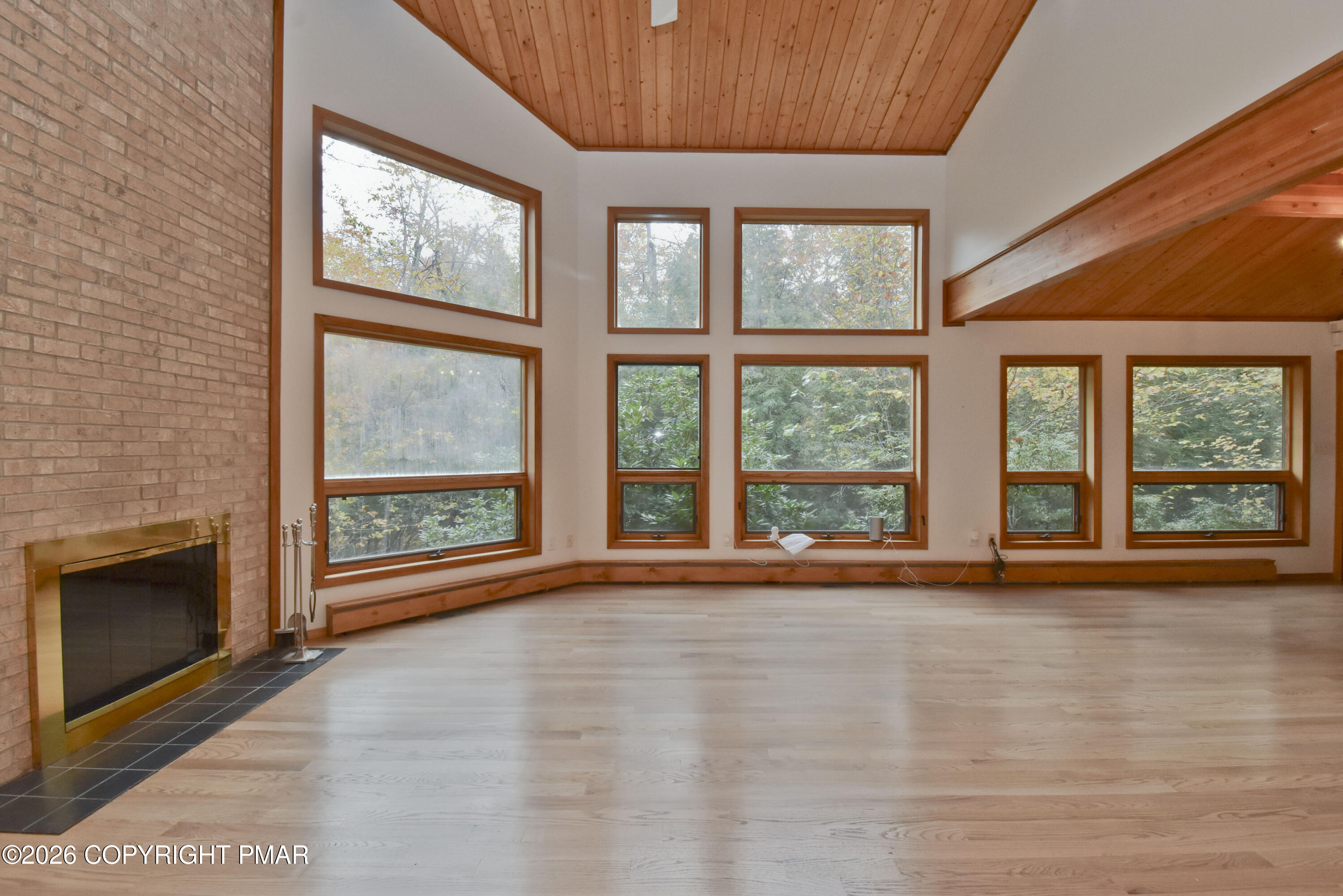 218 Larch Oval Property Photo 11