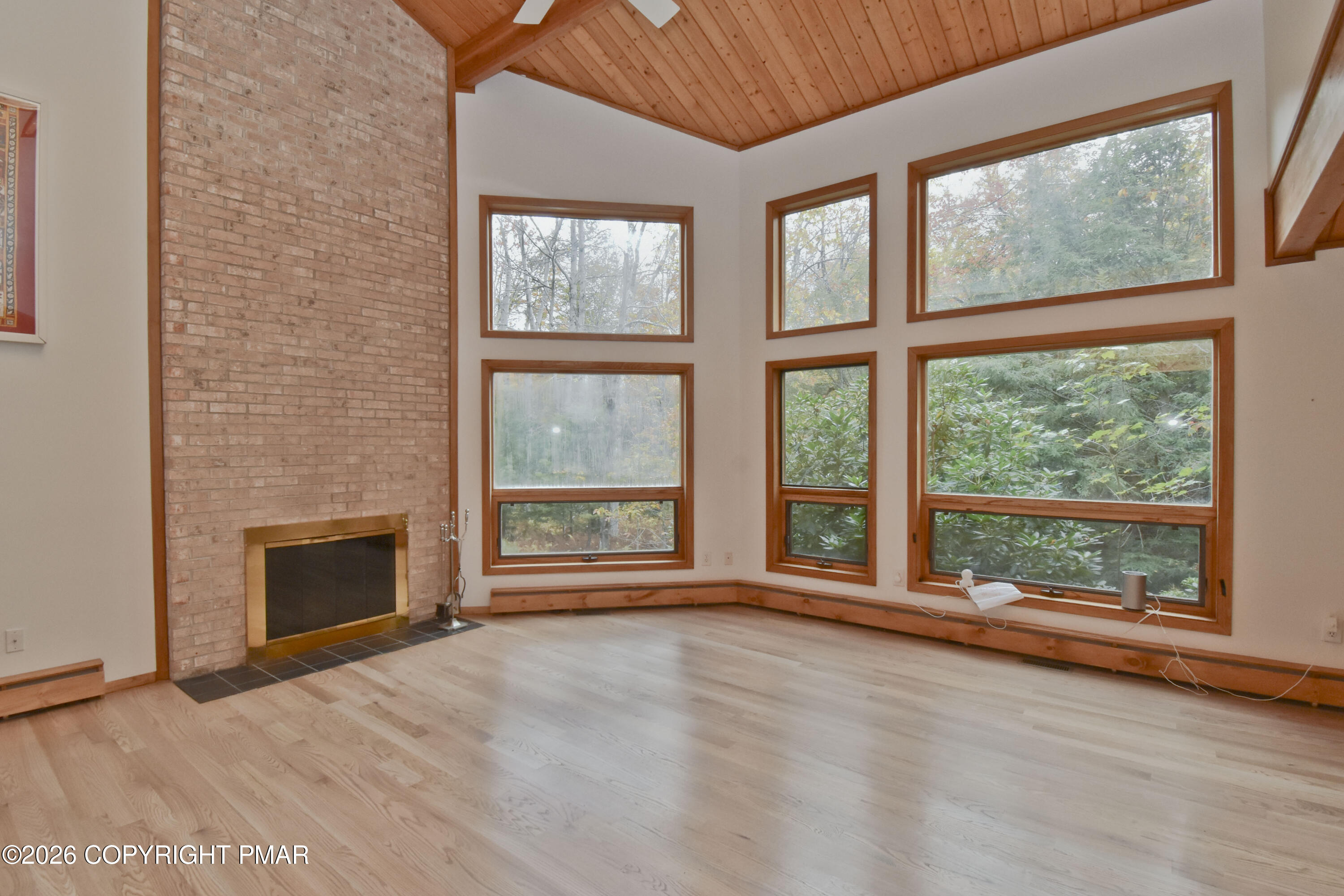 218 Larch Oval Property Photo 12