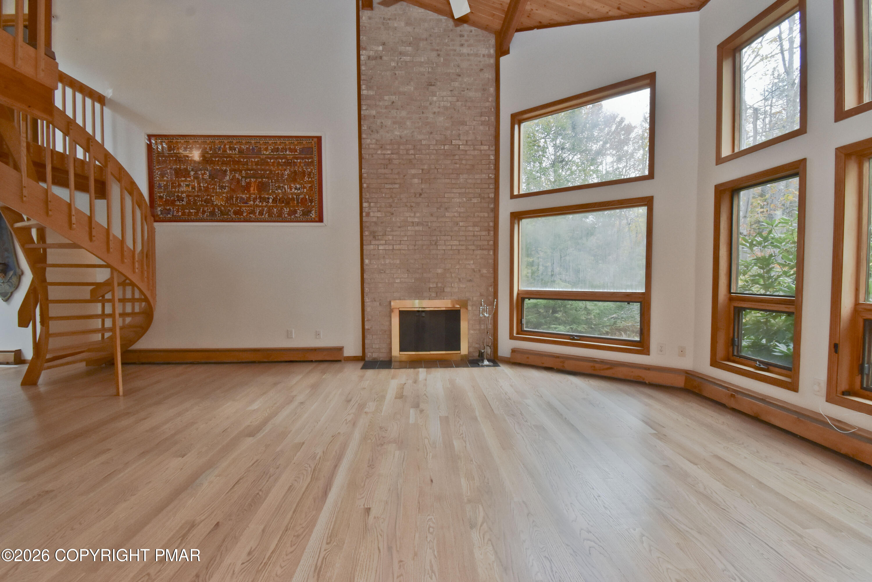 218 Larch Oval Property Photo 13