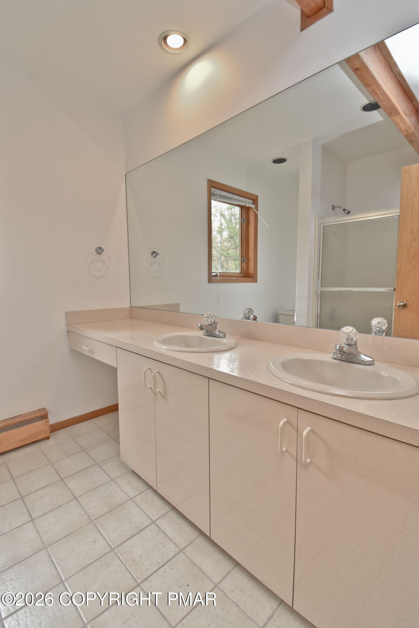 218 Larch Oval Property Photo 36