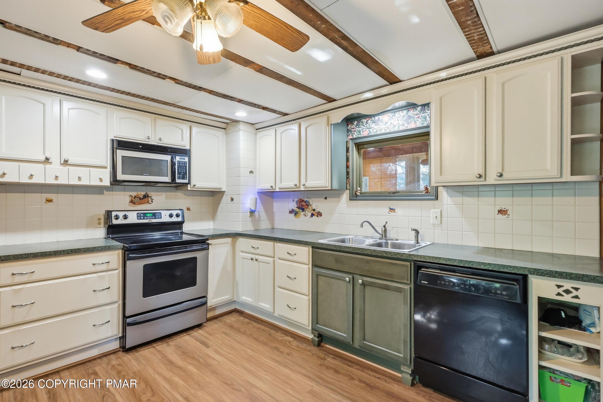 1615 Church Street Property Photo 4