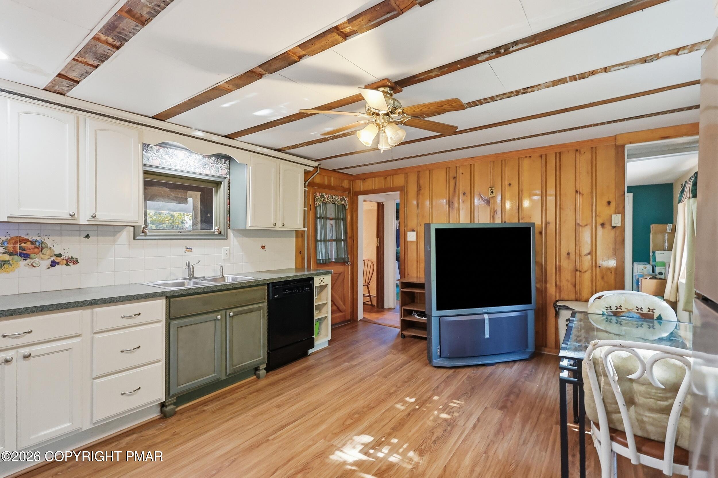 1615 Church Street Property Photo 5