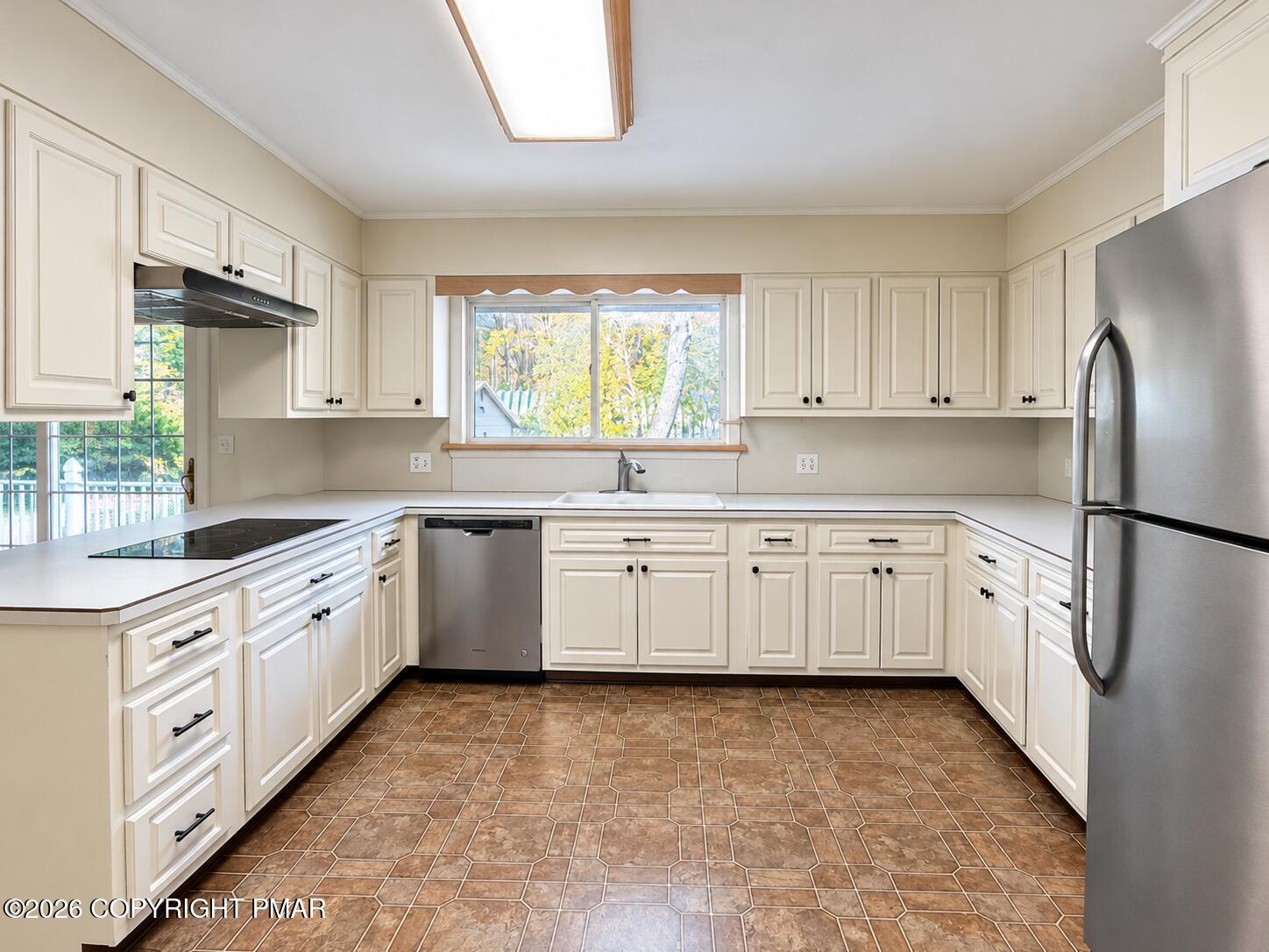 222 Lily Street Property Photo 24