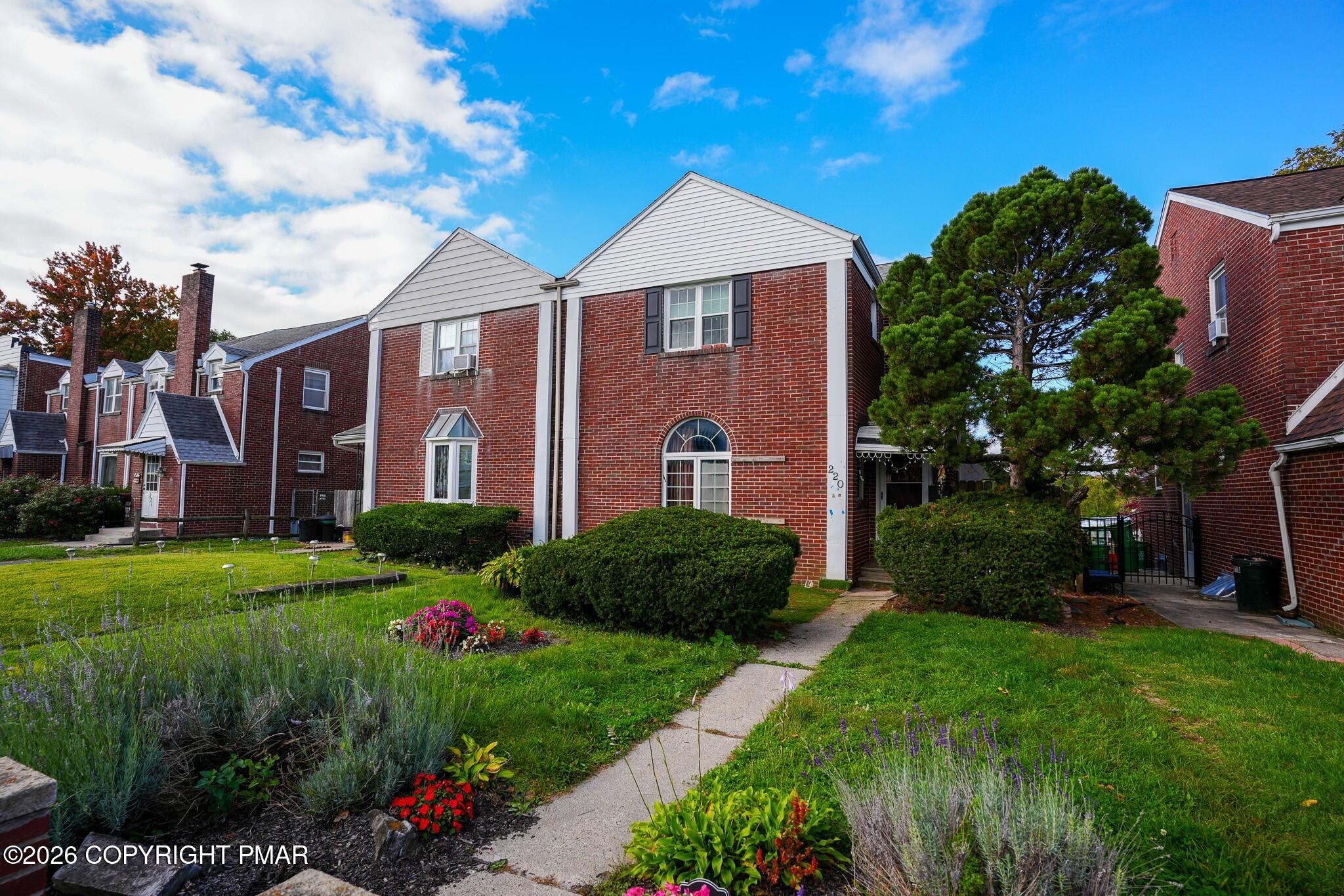 220 S 18th Street Property Photo 1
