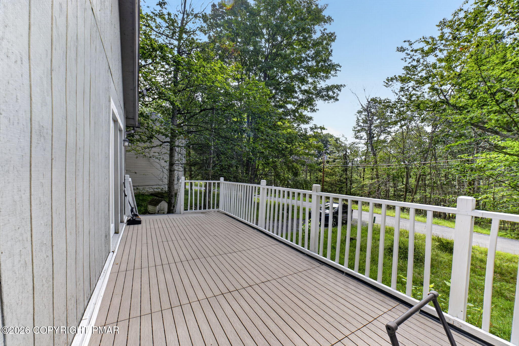 2027 Skyview Terrace Property Photo 3