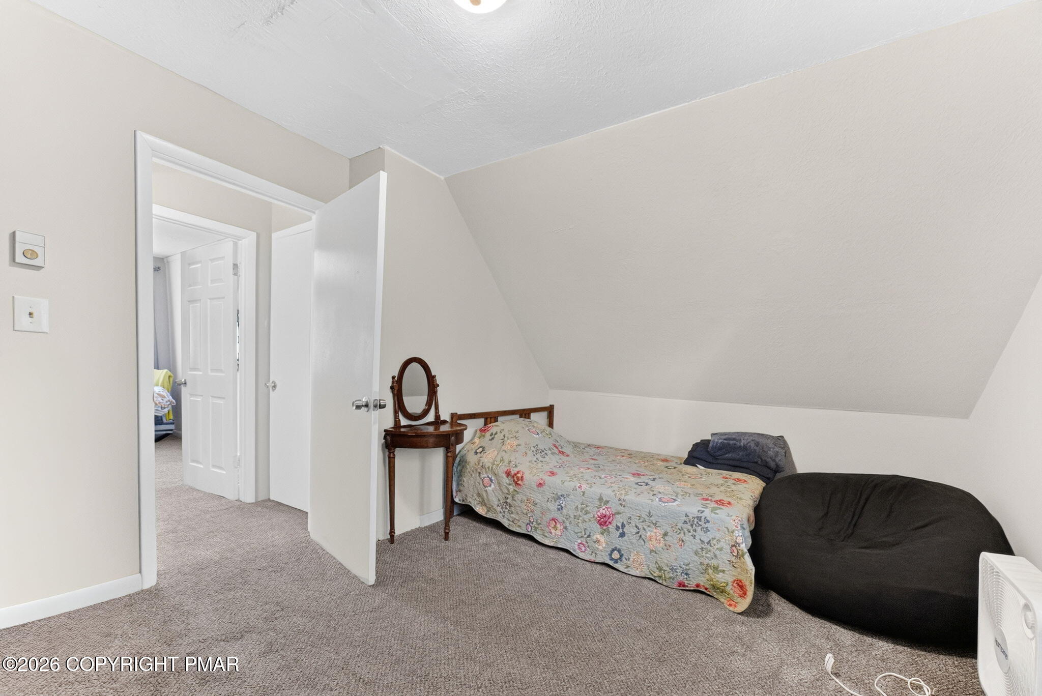2027 Skyview Terrace Property Photo 16
