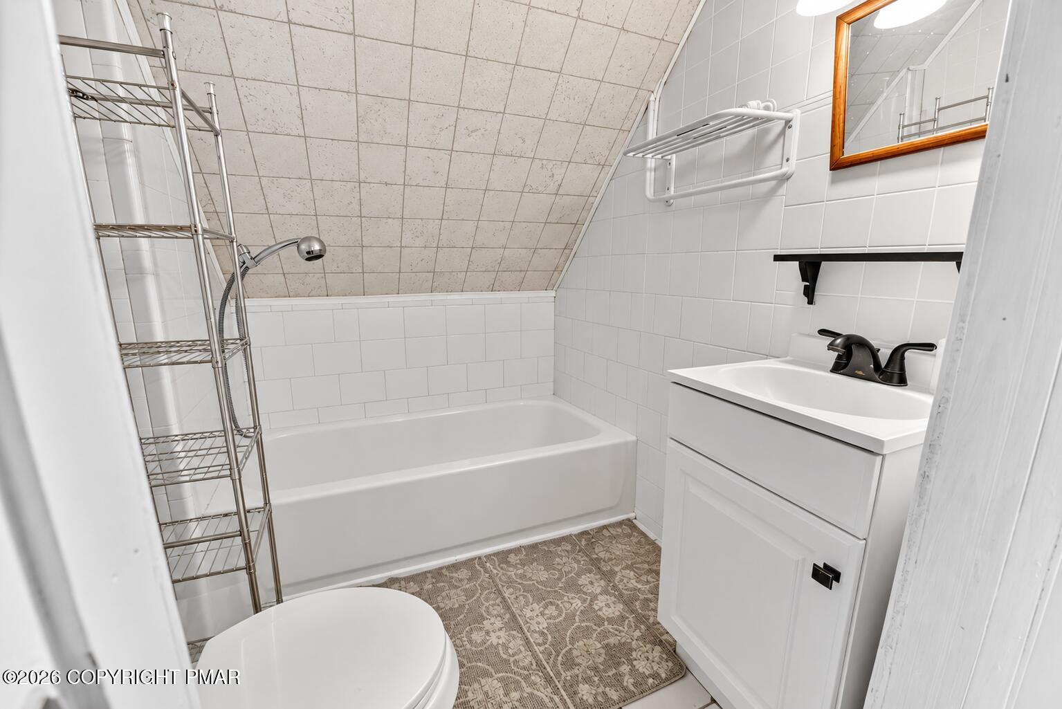 2027 Skyview Terrace Property Photo 17
