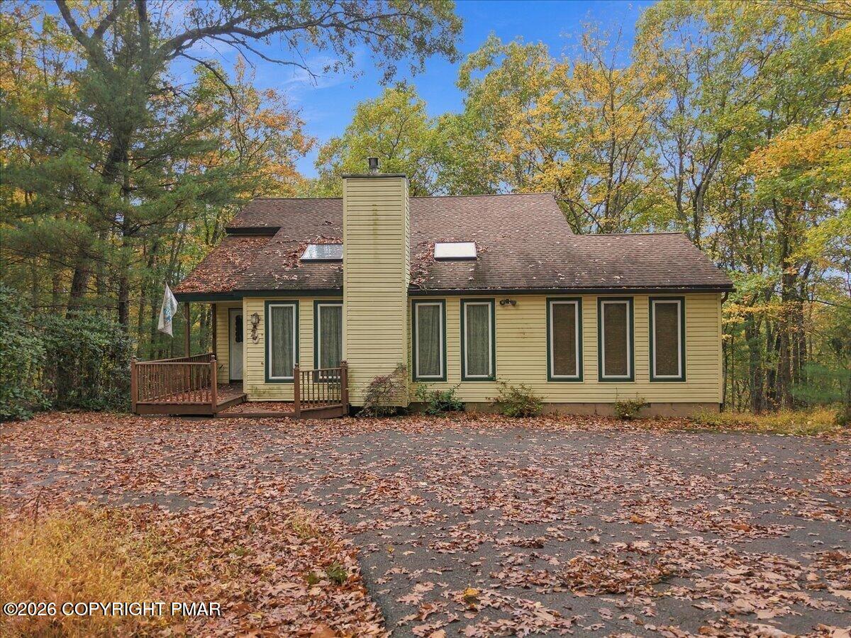1121 Overlook Court Property Photo 1
