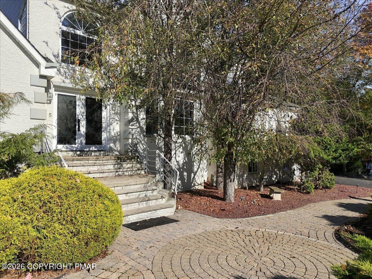 125 Estate Drive Property Photo 4