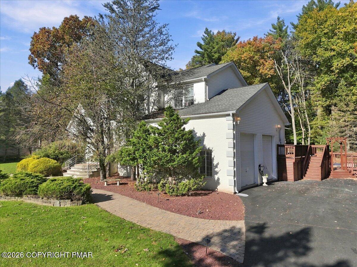 125 Estate Drive Property Photo 6