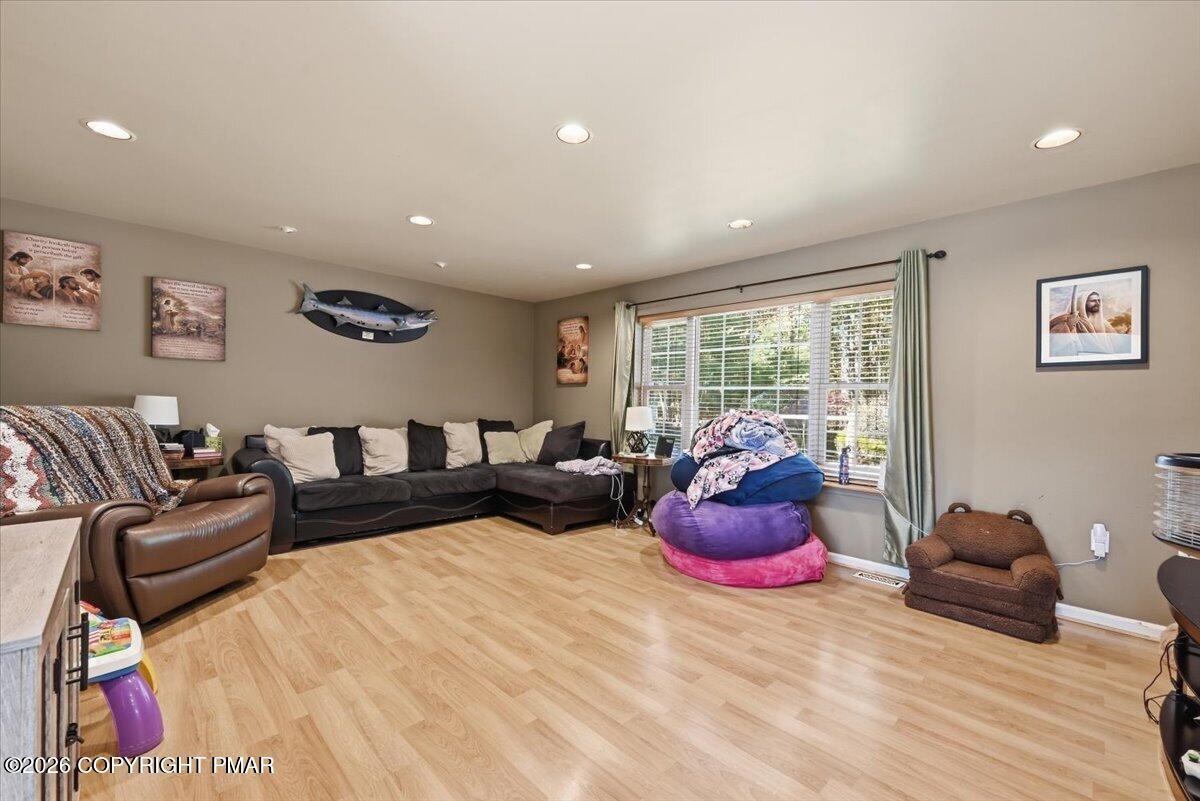 125 Estate Drive Property Photo 18