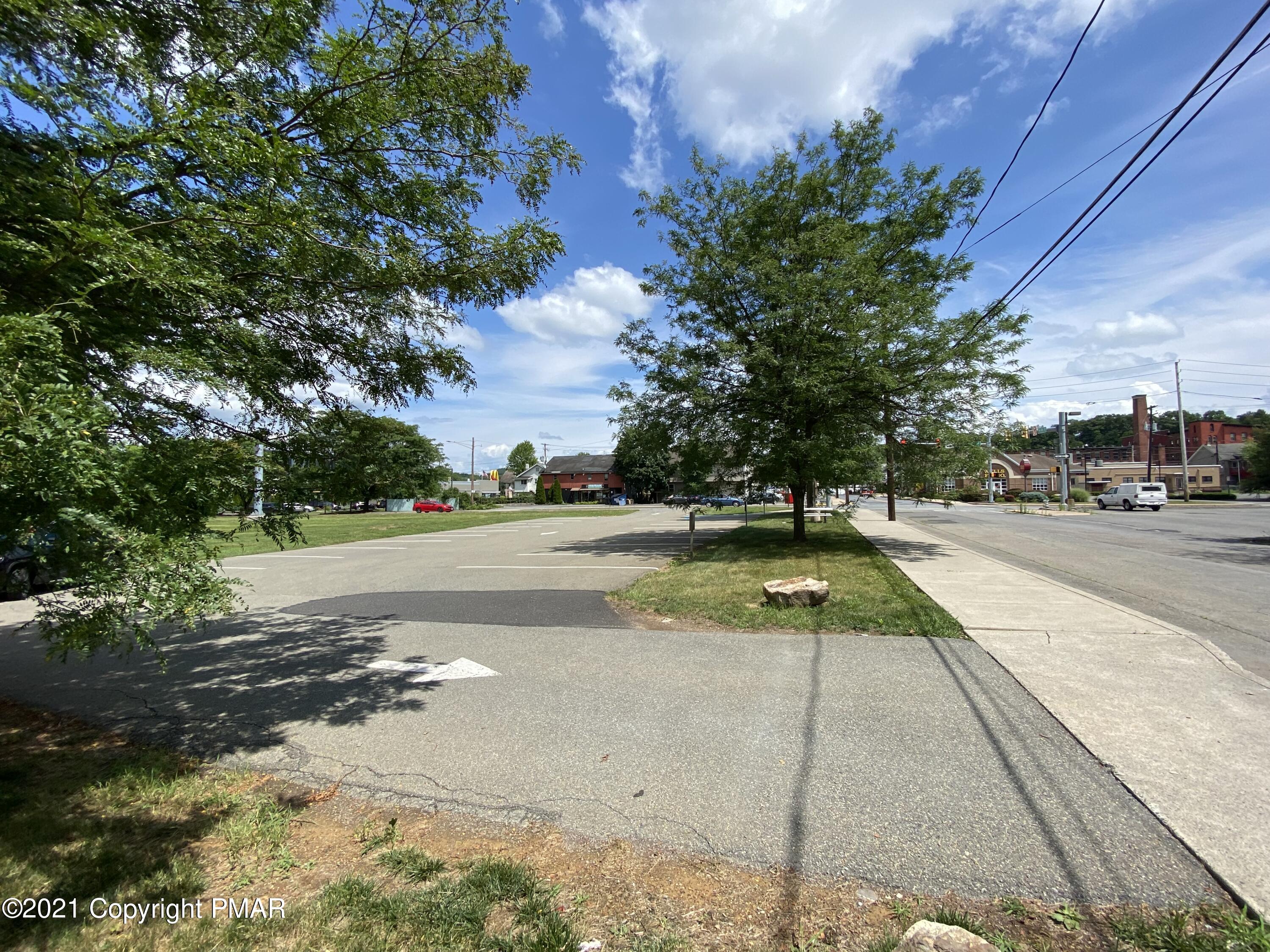 401 Mcconnel St Street Property Photo 7