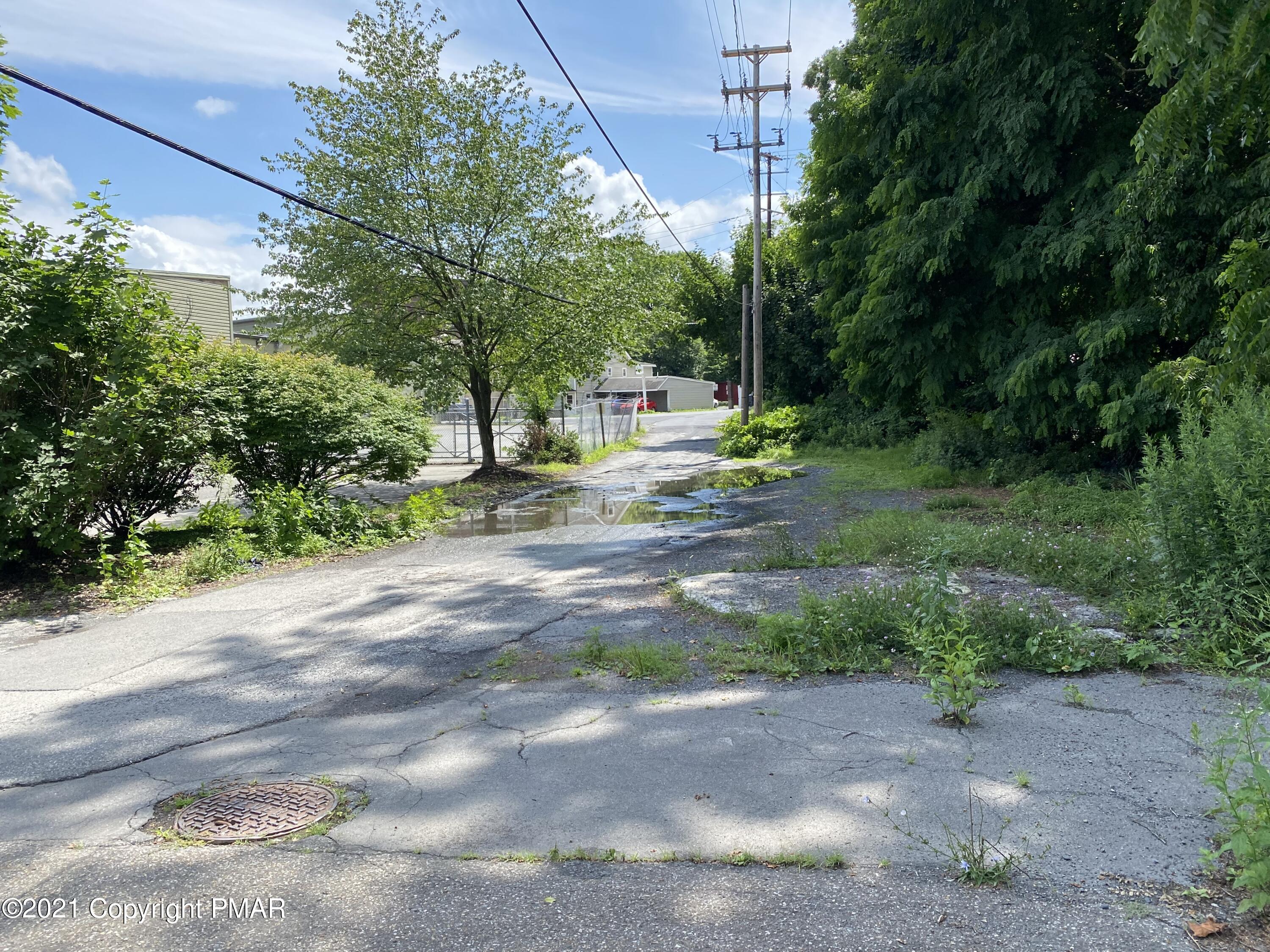 401 Mcconnel St Street Property Photo 10