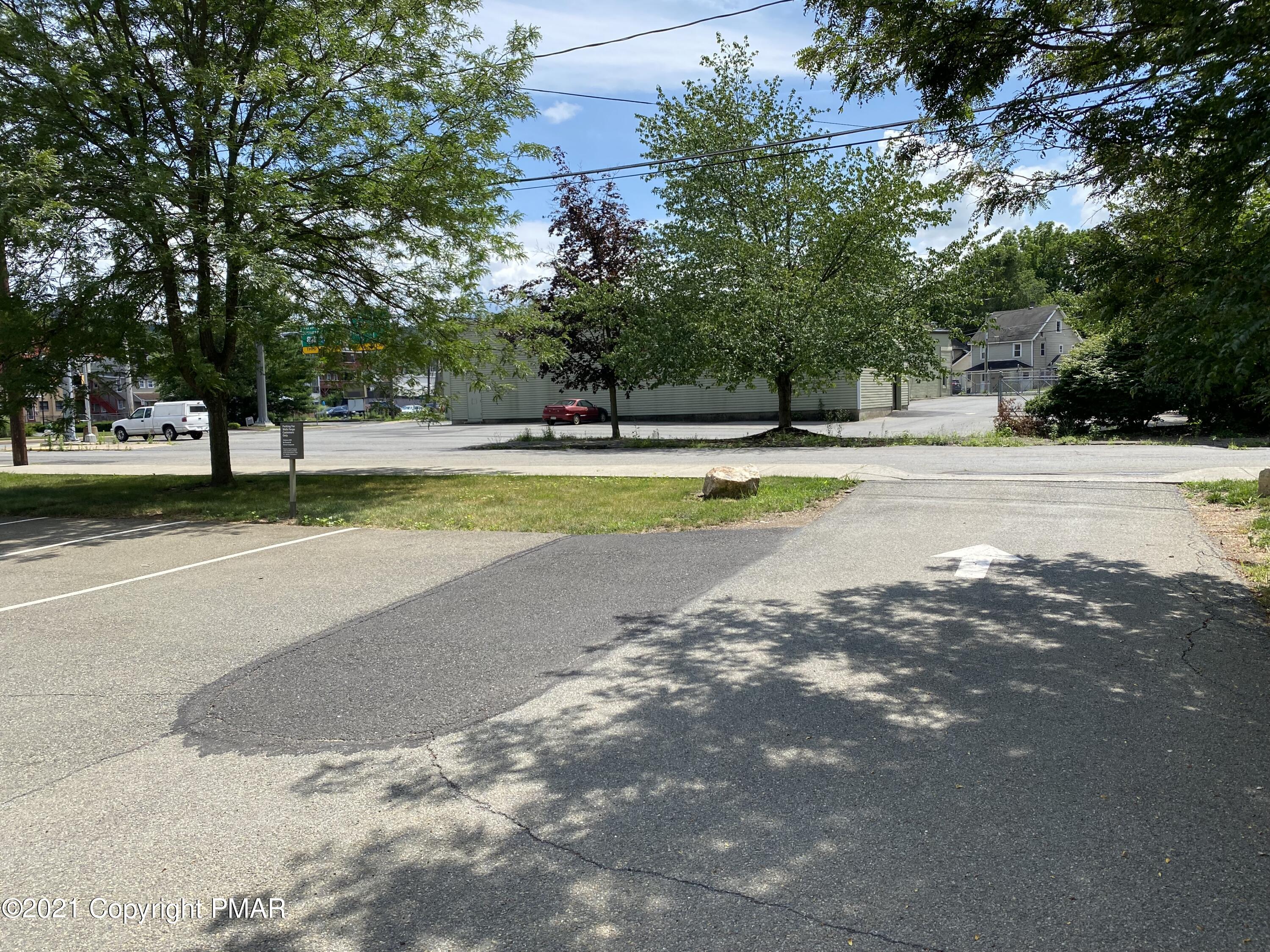 401 Mcconnel St Street Property Photo 11