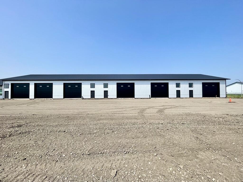 4684 27 Street N Property Photo 3