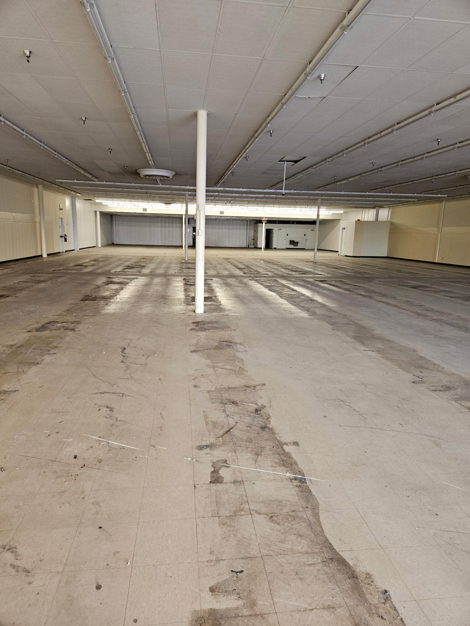 333 Us-2 Property Photo 7