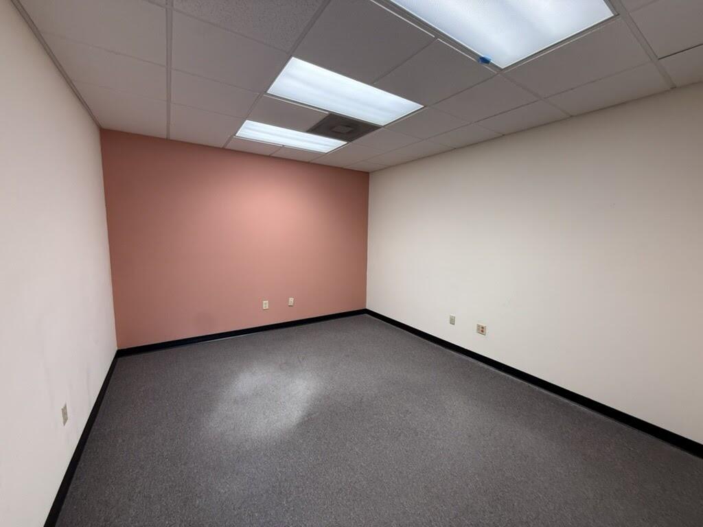 115 University Drive N Property Photo 10
