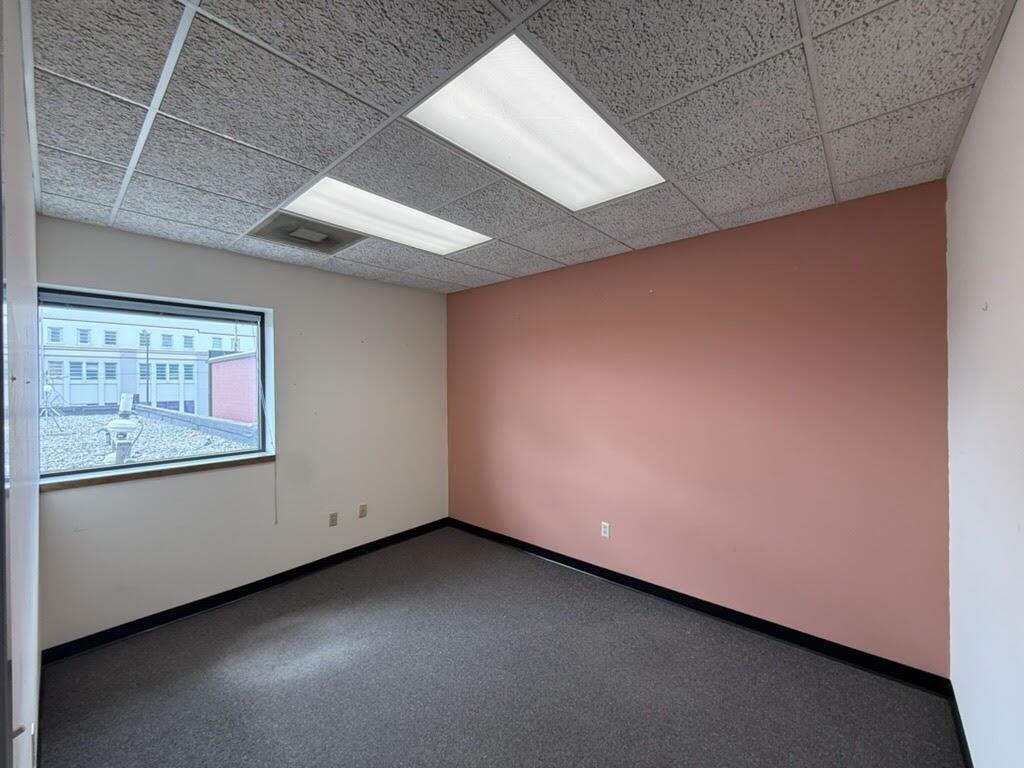 115 University Drive N Property Photo 13