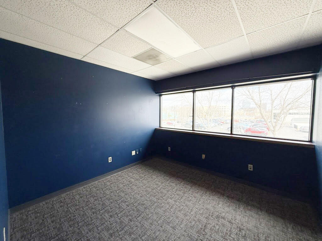 115 University Drive N Property Photo 17