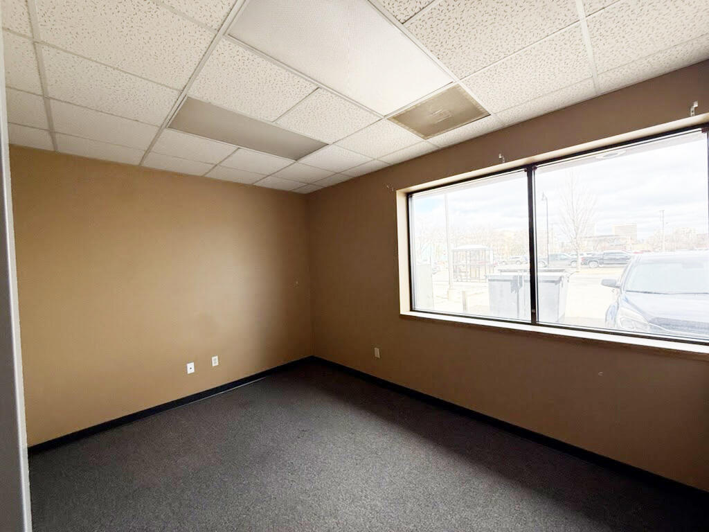 115 University Drive N Property Photo 20