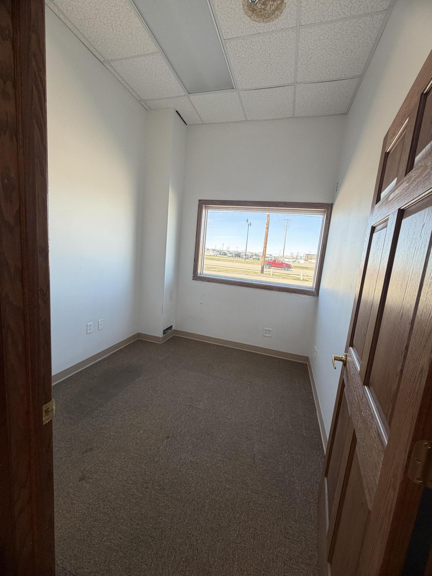 1613 Main Avenue E Property Photo 7