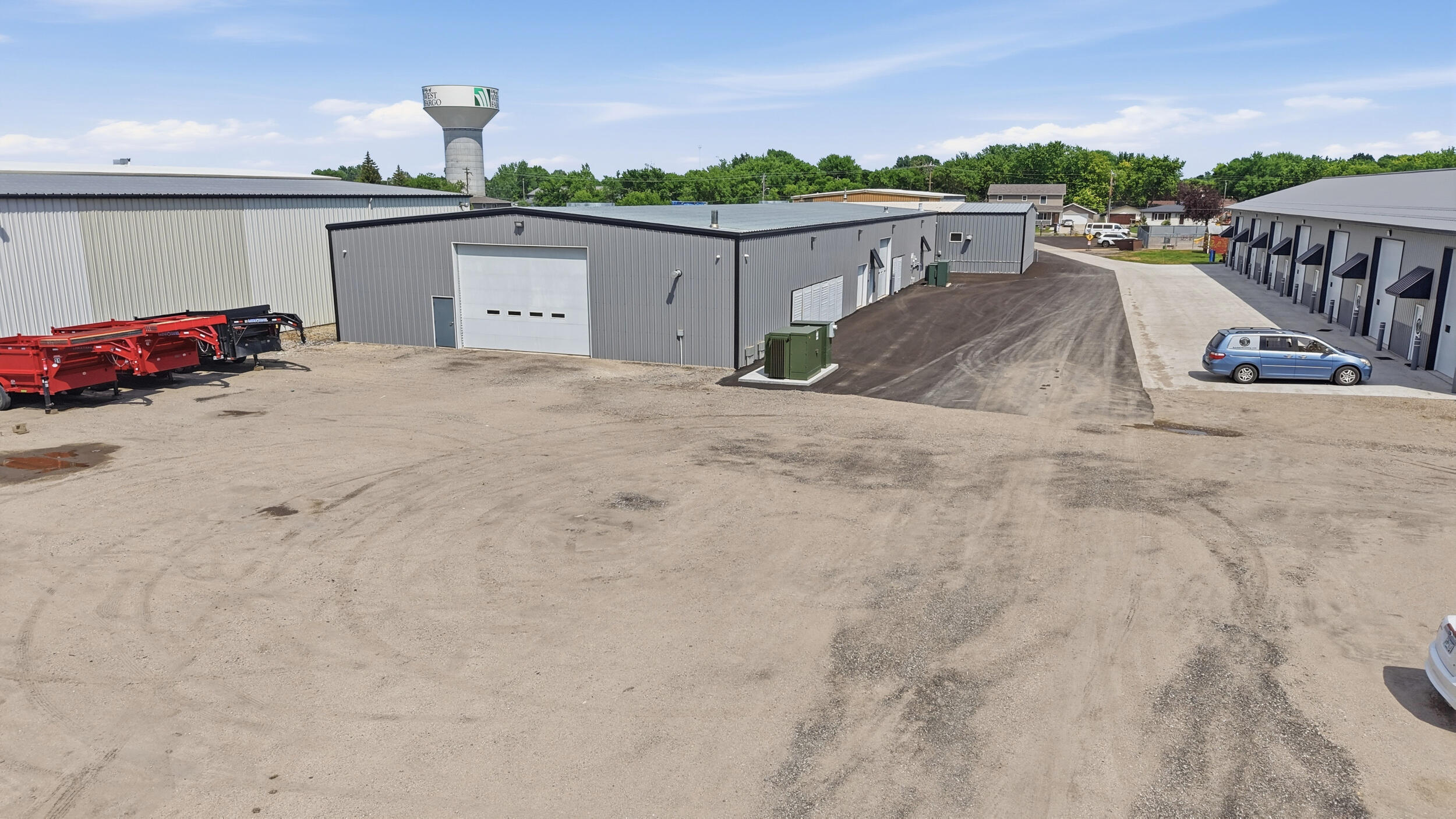 320 8th Street W Property Photo 1