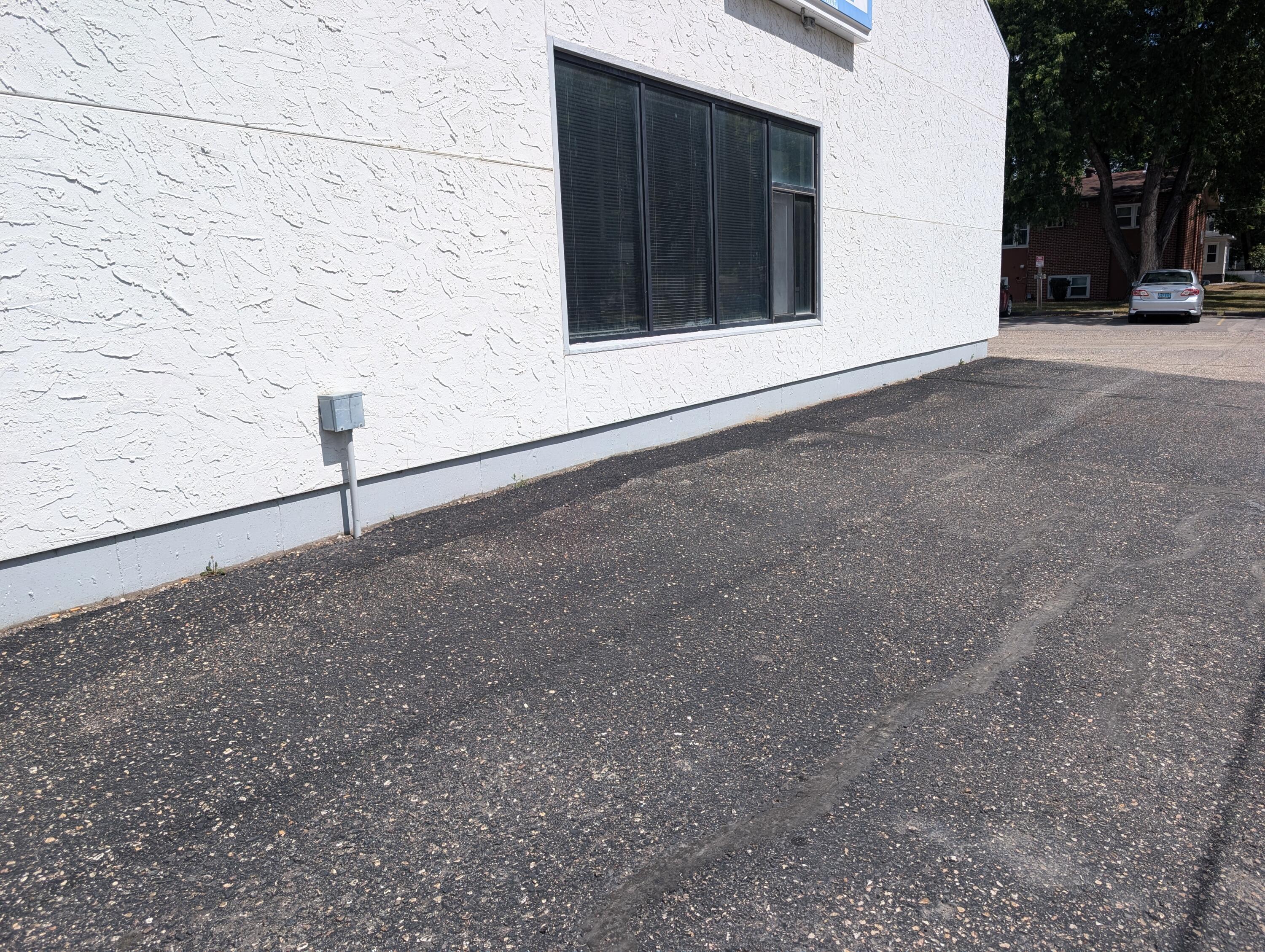 801 University Drive N Property Photo 2