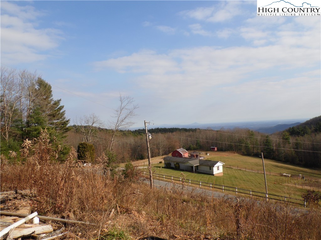 4143 Mountain View Road Property Photo 8