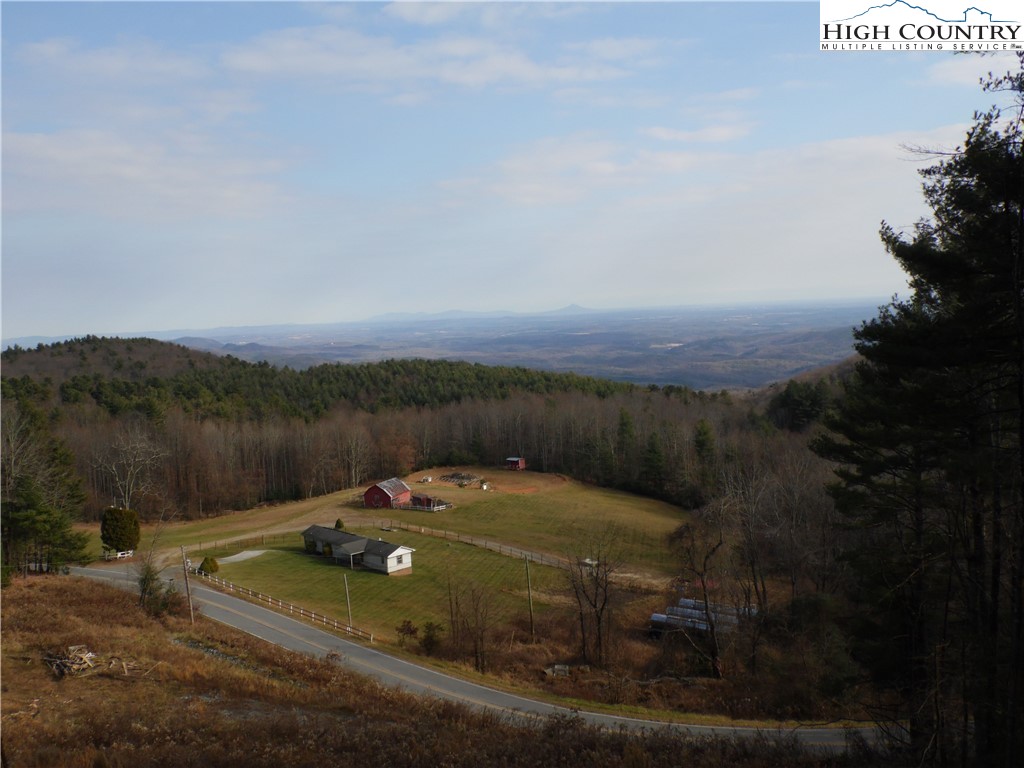 4143 Mountain View Road Property Photo 11