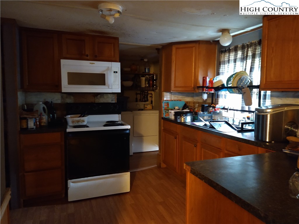 178 Joe Place Property Photo 6
