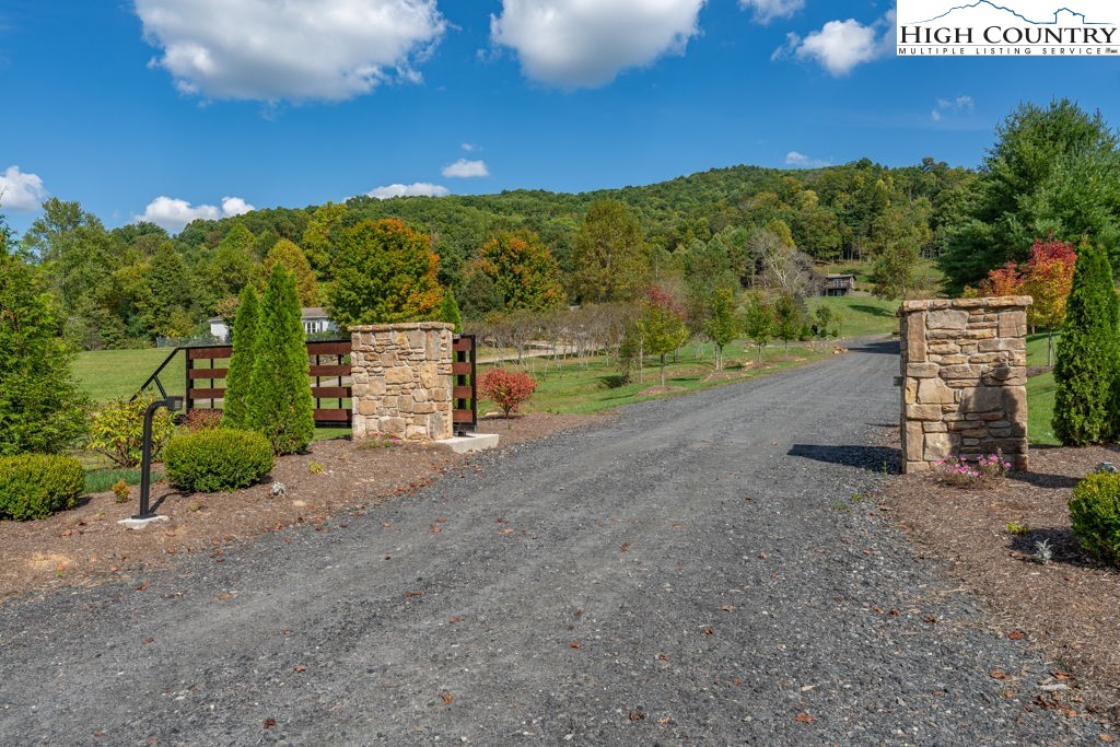 30 Summit View Parkway Property Photo 3