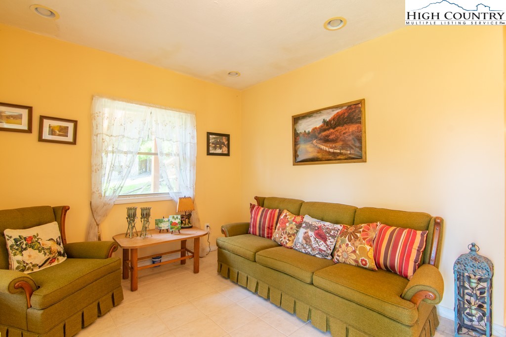 40 Yuri Lane Property Photo 29