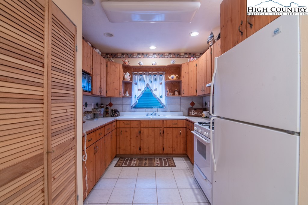 40 Yuri Lane Property Photo 37