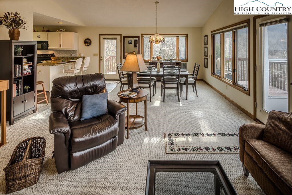 113 Aster Trail Property Photo 8