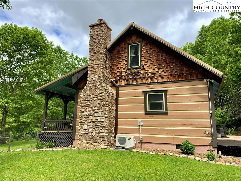 2259 Grassy Creek Road Property Photo 3