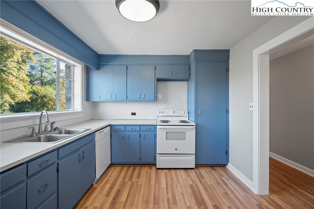 112 Ne Bleynat Street Property Photo 17